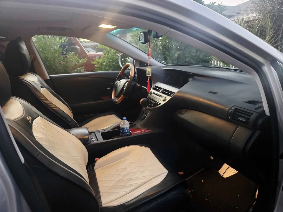 2010 Lexus RX 3rd Gen - Image 3 of 3