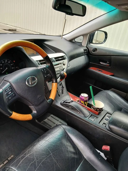 2010 Lexus RX 3rd Gen - Image 14 of 17