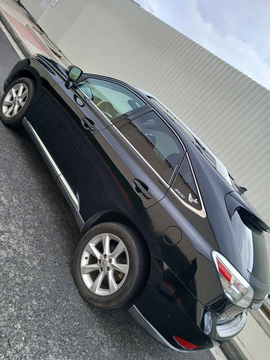2010 Lexus RX 3rd Gen - Image 11 of 17