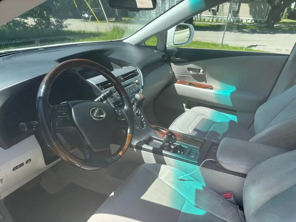 2010 Lexus RX 3rd Gen - Image 5 of 10