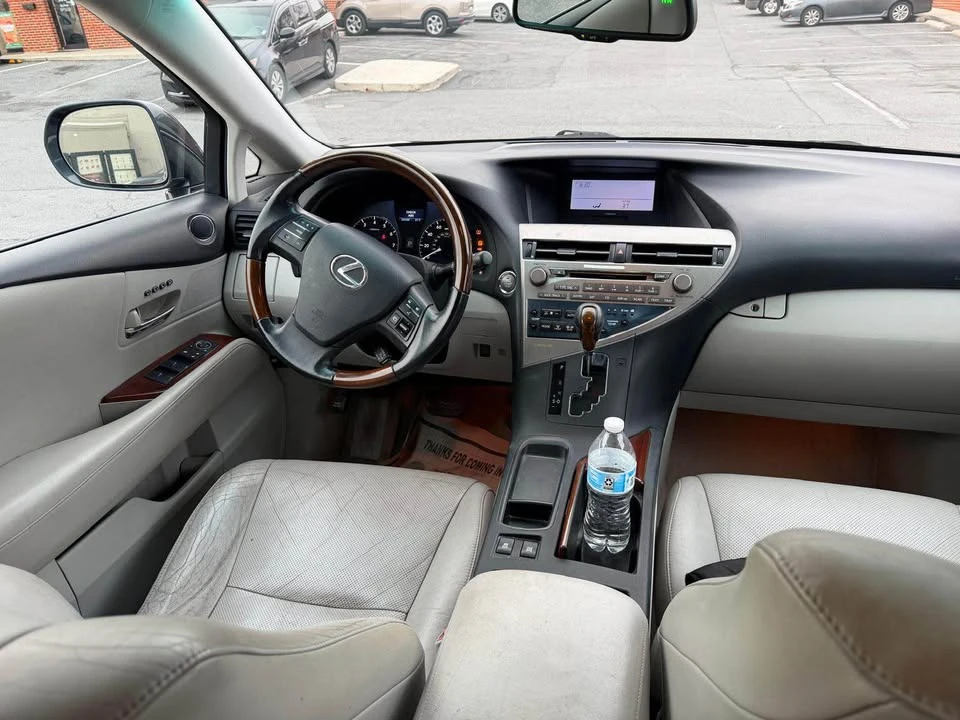 2010 Lexus RX 3rd Gen - Image 5 of 10