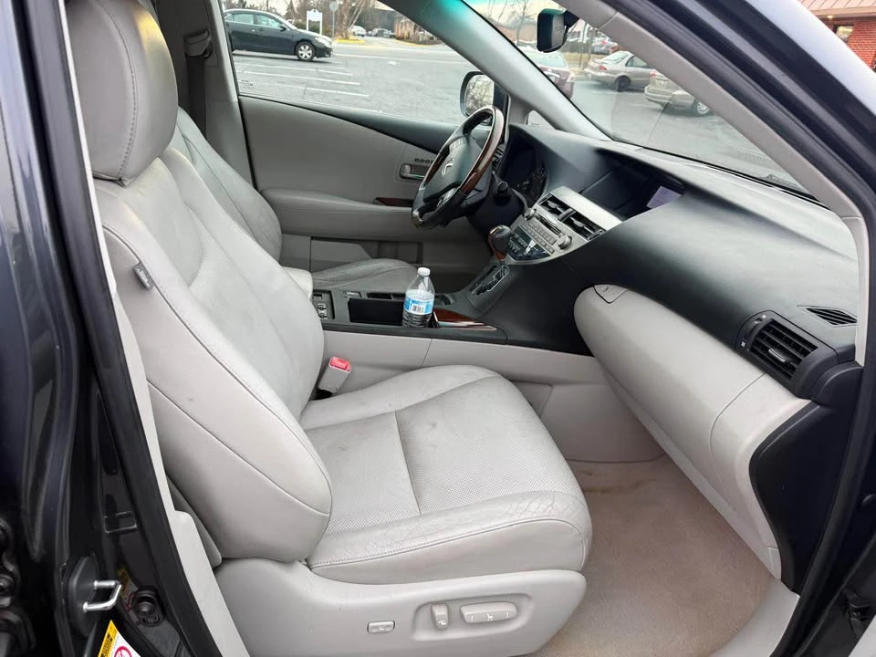 2010 Lexus RX 3rd Gen - Image 4 of 10