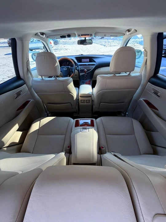 2010 Lexus RX 3rd Gen - Image 15 of 19