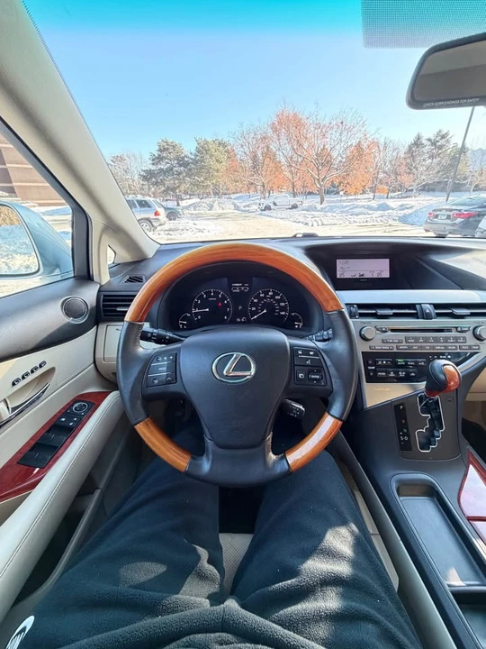 2010 Lexus RX 3rd Gen - Image 13 of 19
