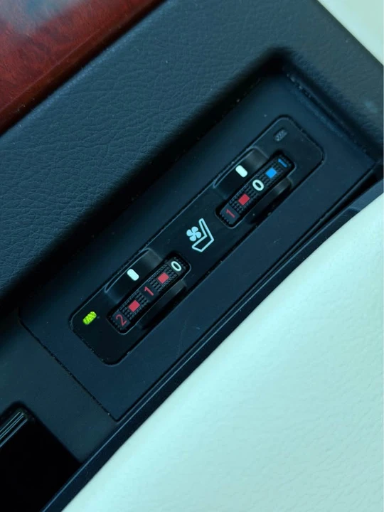 2010 Lexus RX 3rd Gen - Image 12 of 19
