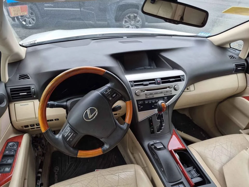 2010 Lexus RX 3rd Gen - Image 6 of 10