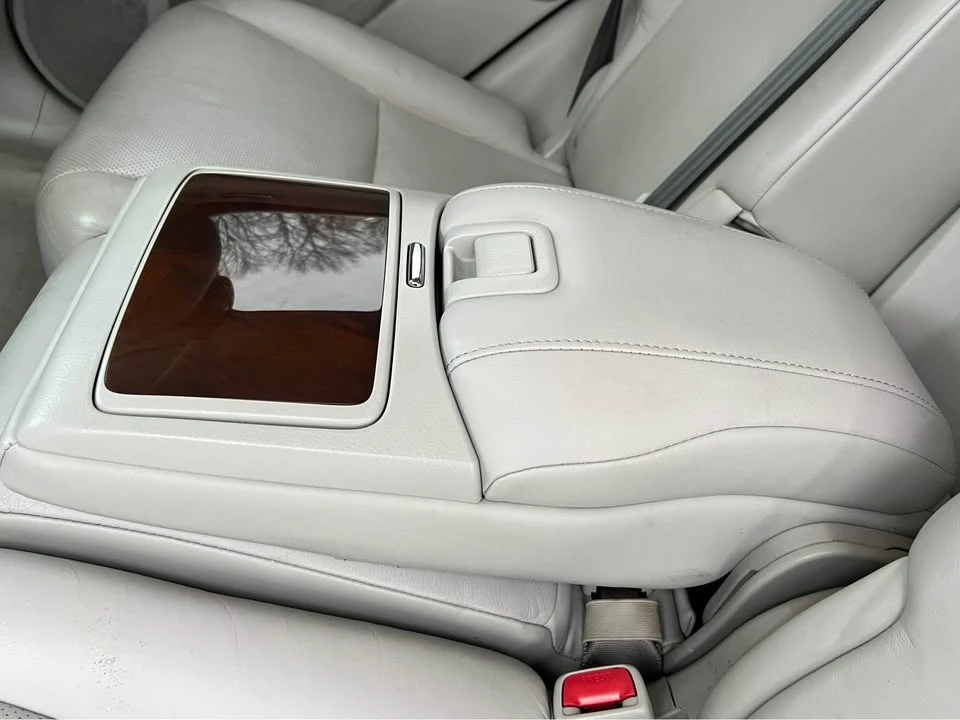 2010 Lexus RX 3rd Gen - Image 15 of 20