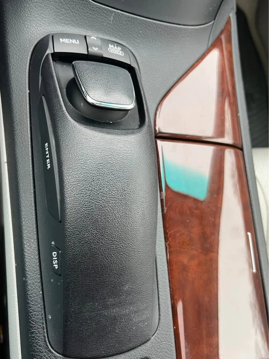 2010 Lexus RX 3rd Gen - Image 11 of 20