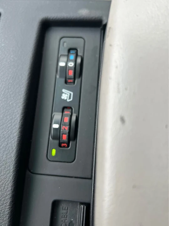 2010 Lexus RX 3rd Gen - Image 12 of 20