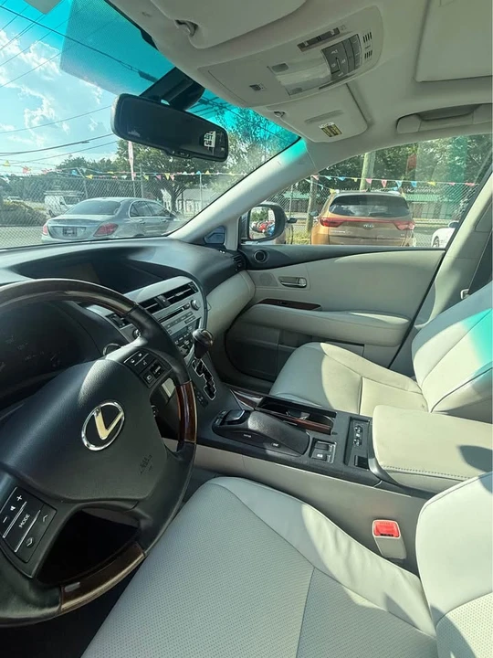 2010 Lexus RX 3rd Gen - Image 6 of 13
