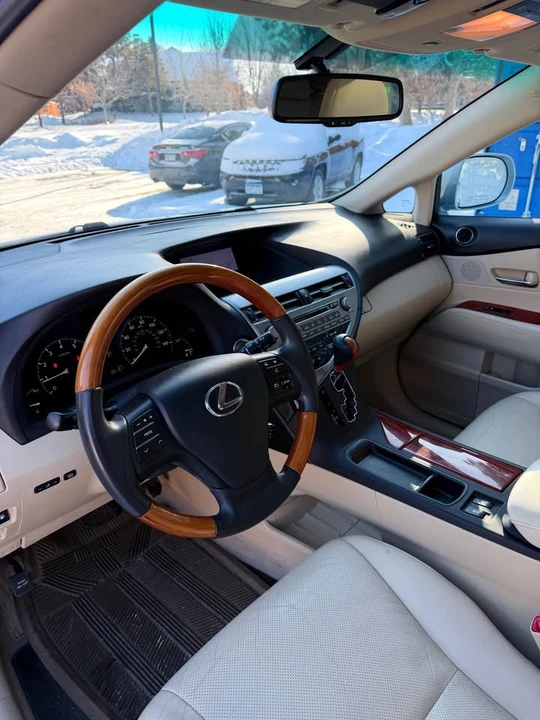 2010 Lexus RX 3rd Gen - Image 18 of 20