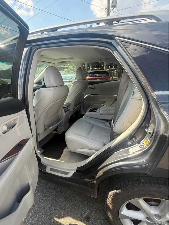 2010 Lexus RX 3rd Gen - Image 8 of 13