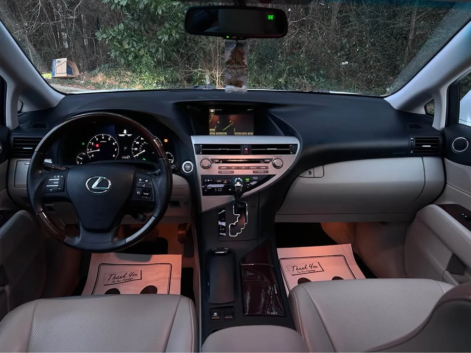 2010 Lexus RX 3rd Gen - Image 13 of 18