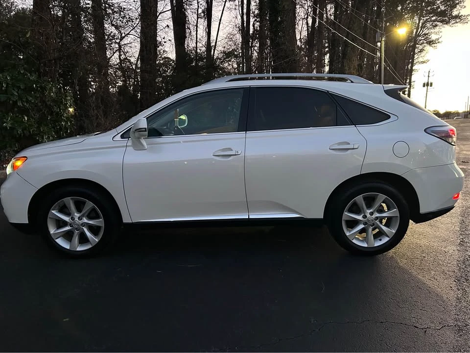 2010 Lexus RX 3rd Gen - Image 4 of 18