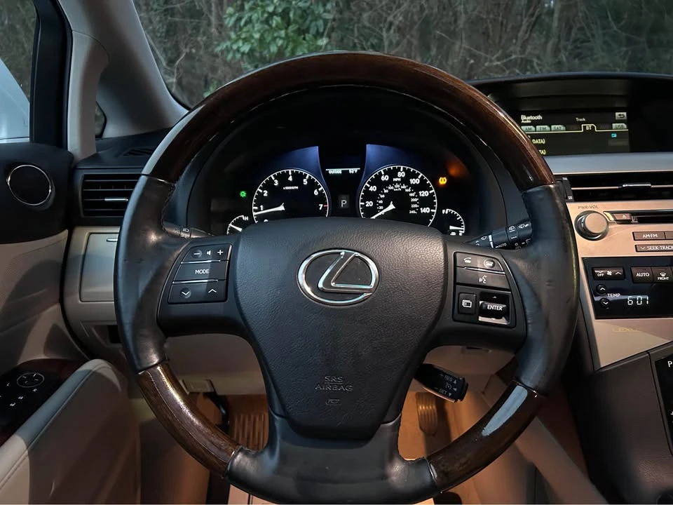 2010 Lexus RX 3rd Gen - Image 15 of 18
