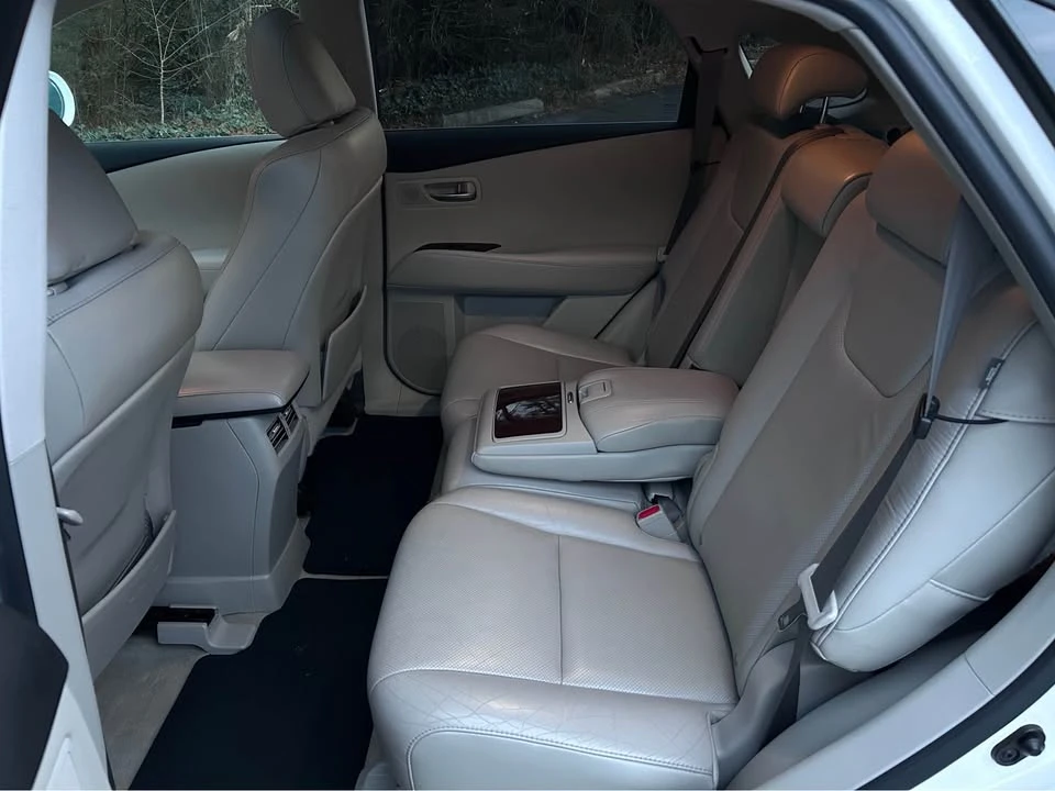 2010 Lexus RX 3rd Gen - Image 10 of 18