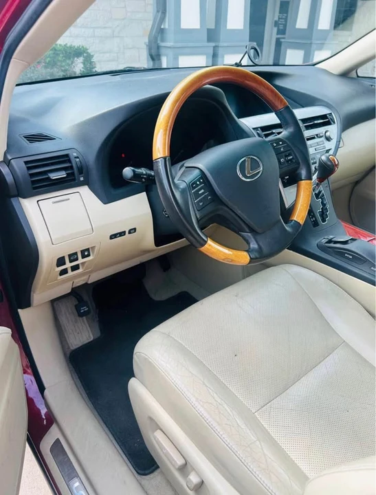 2010 Lexus RX 3rd Gen - Image 8 of 10