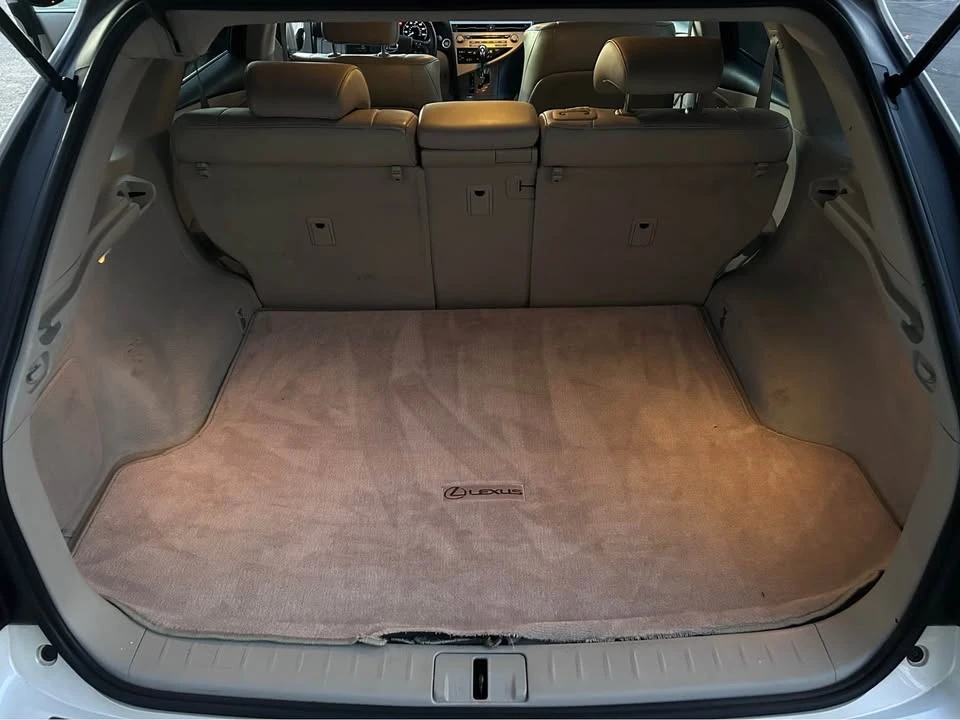 2010 Lexus RX 3rd Gen - Image 17 of 18