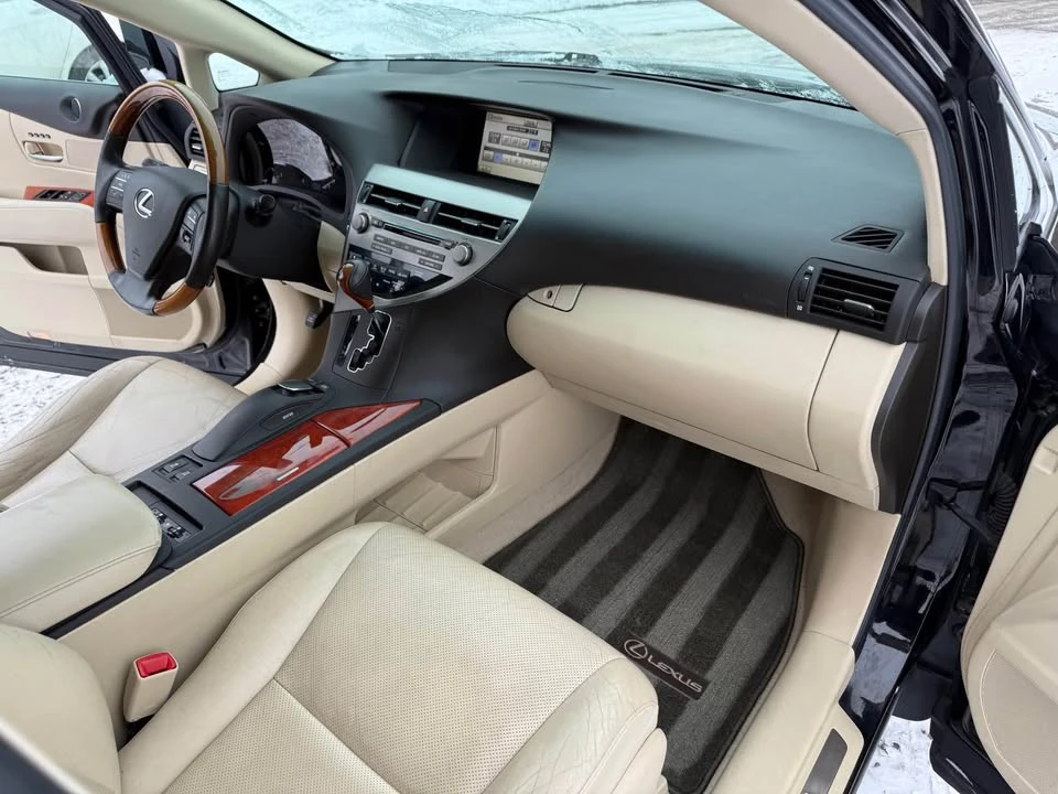 2010 Lexus RX 3rd Gen - Image 9 of 19