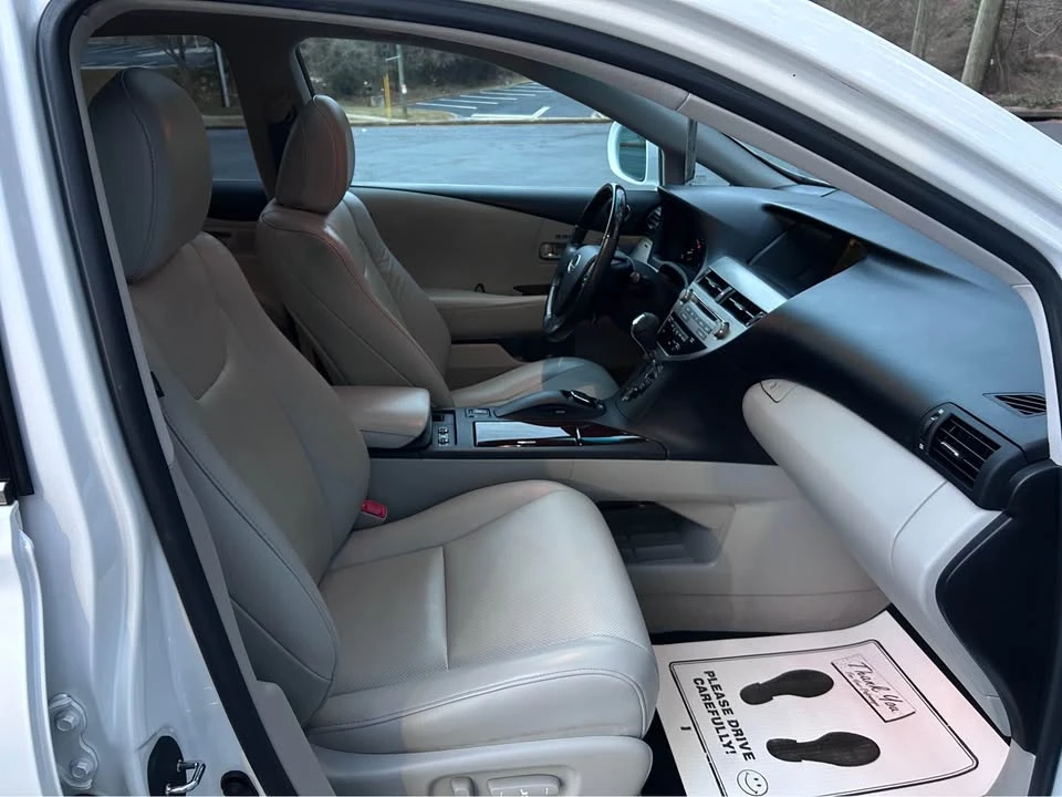 2010 Lexus RX 3rd Gen - Image 12 of 18