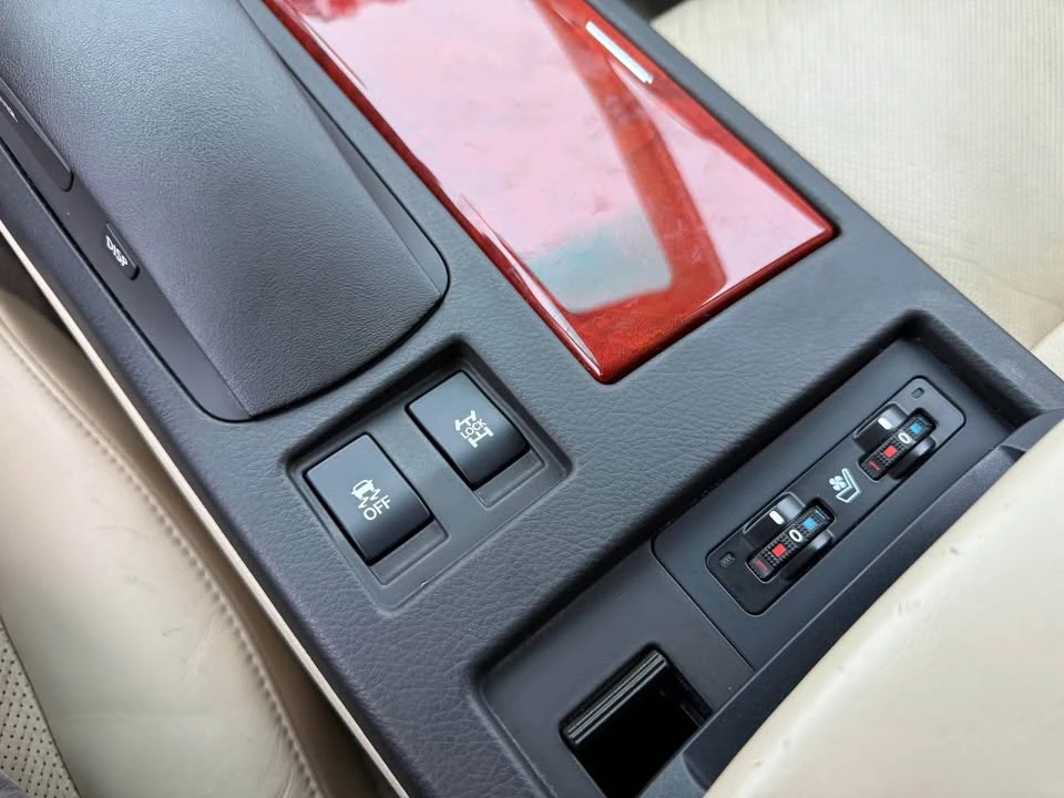 2010 Lexus RX 3rd Gen - Image 18 of 19