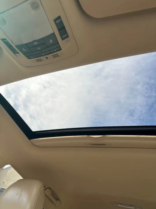 2010 Lexus RX 3rd Gen - Image 16 of 19