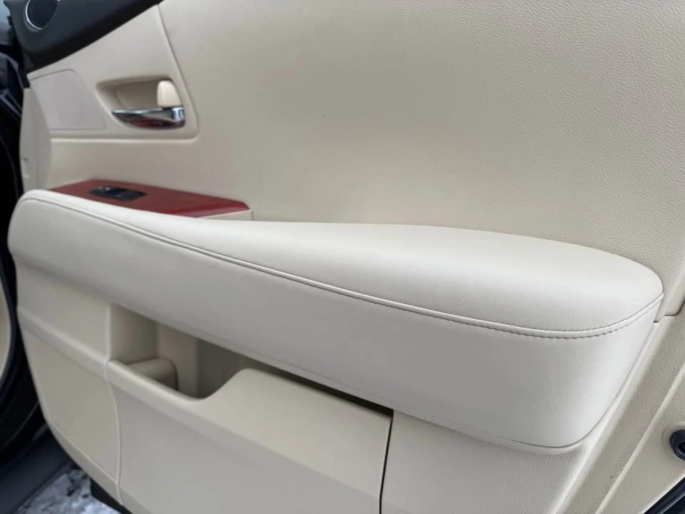 2010 Lexus RX 3rd Gen - Image 16 of 19