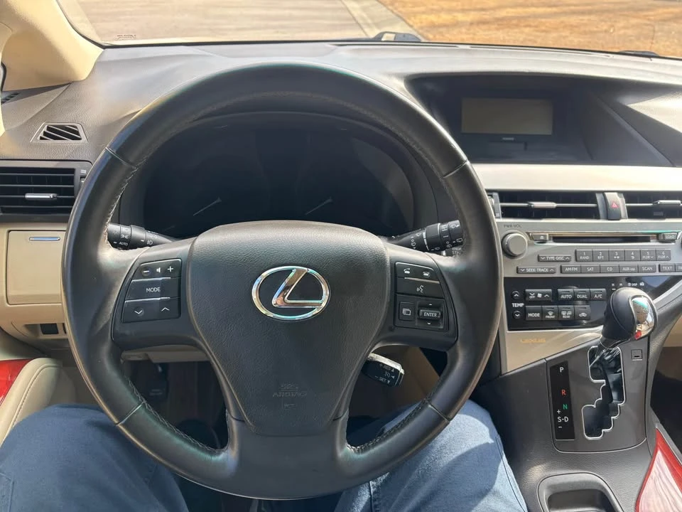 2010 Lexus RX 3rd Gen - Image 10 of 19