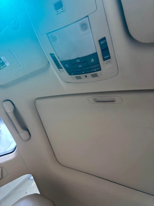 2010 Lexus RX 3rd Gen - Image 15 of 19