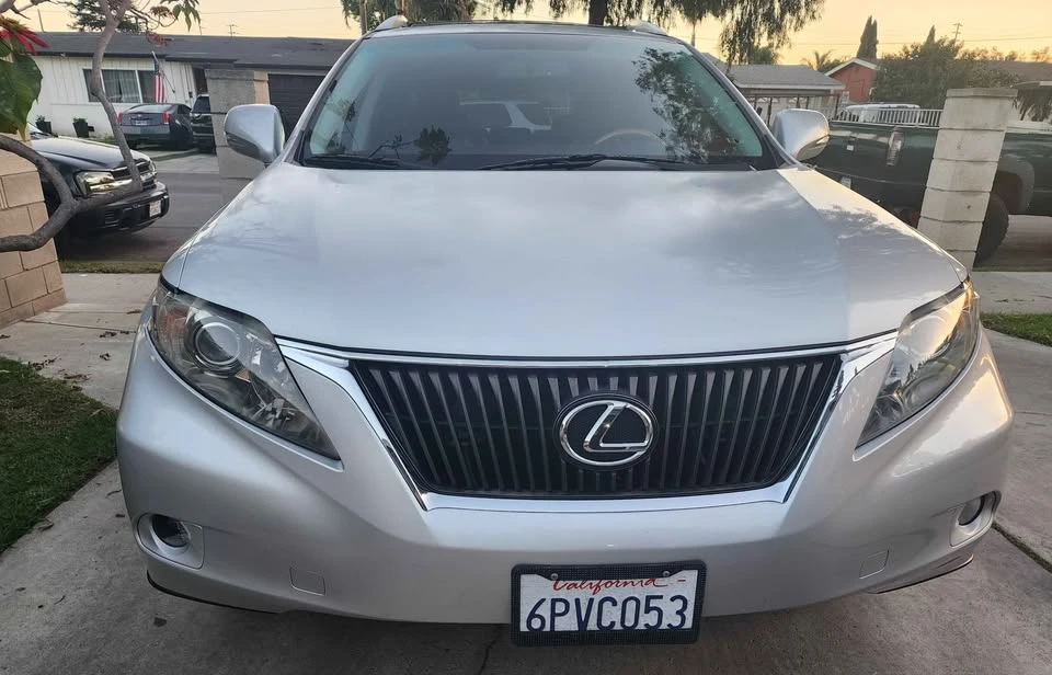 2010 Lexus RX 3rd Gen - Image 2 of 9