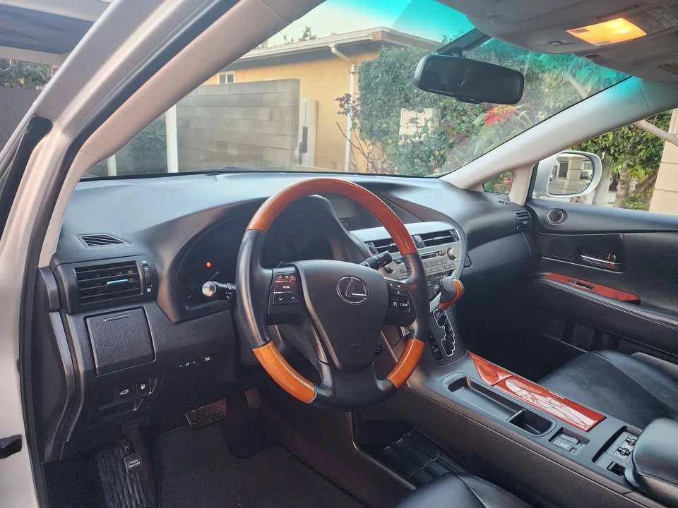 2010 Lexus RX 3rd Gen - Image 7 of 9