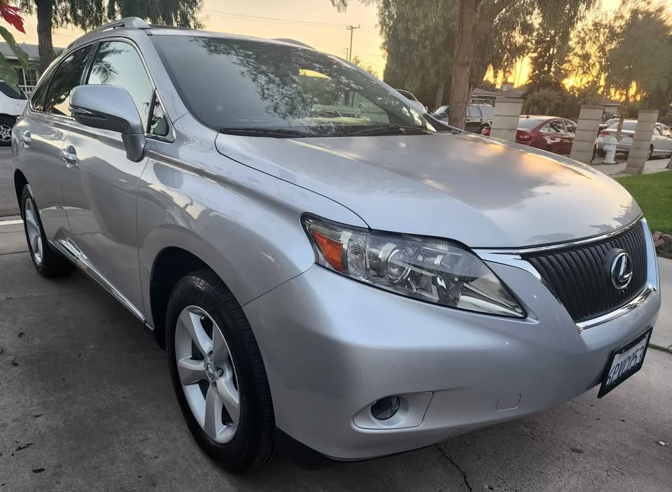 2010 Lexus RX 3rd Gen - Image 5 of 9