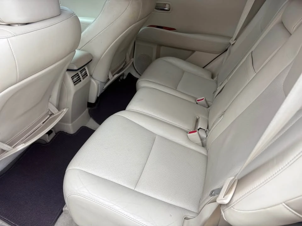 2010 Lexus RX 3rd Gen - Image 7 of 10