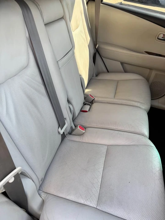 2010 Lexus RX 3rd Gen - Image 4 of 7