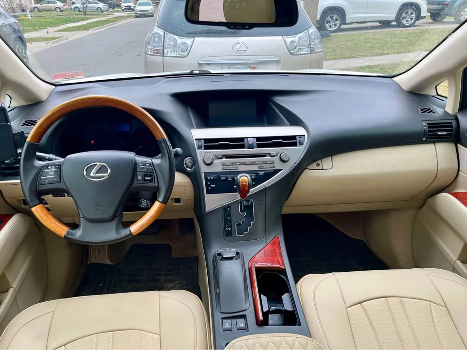 2010 Lexus RX 3rd Gen - Image 13 of 16