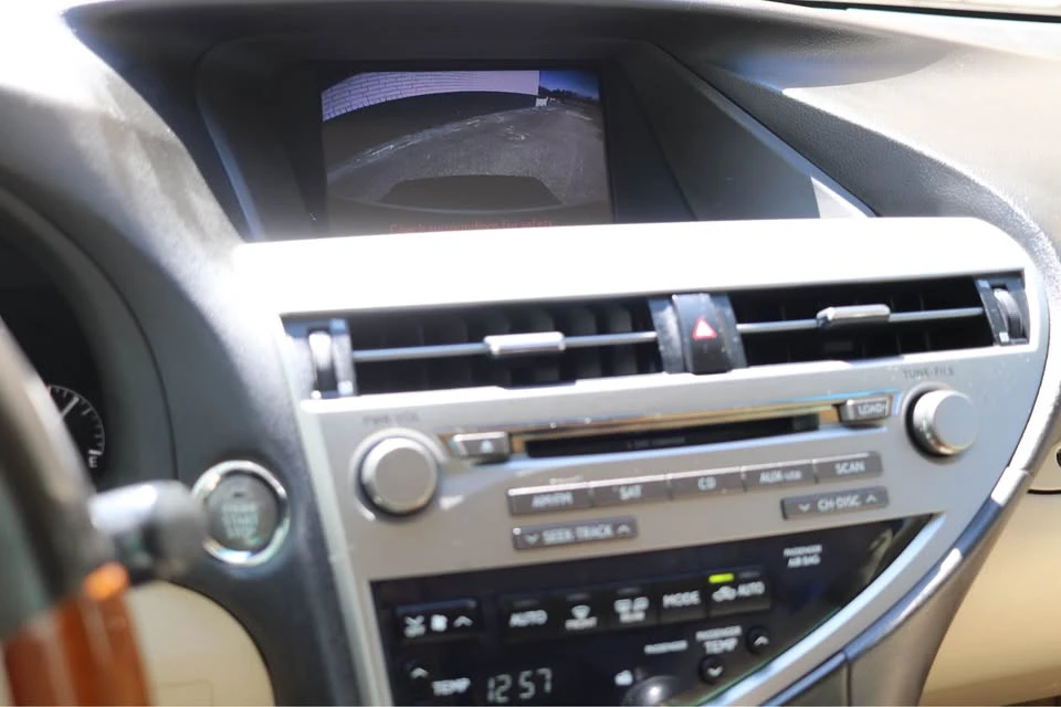 2010 Lexus RX 3rd Gen - Image 16 of 18