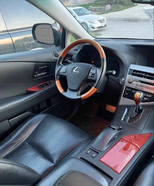 2010 Lexus RX 3rd Gen - Image 5 of 6