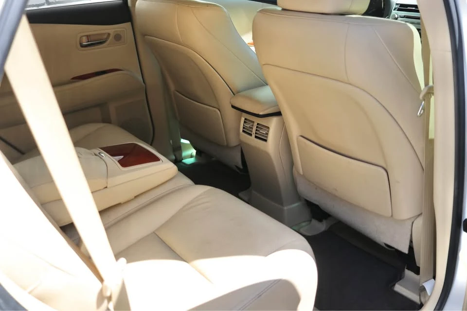 2010 Lexus RX 3rd Gen - Image 14 of 18