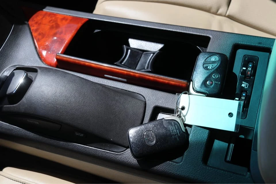 2010 Lexus RX 3rd Gen - Image 15 of 18