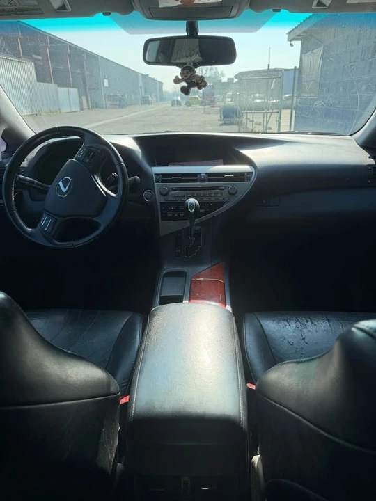 2010 Lexus RX 3rd Gen - Image 4 of 11