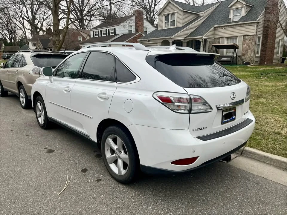2010 Lexus RX 3rd Gen - Image 5 of 16