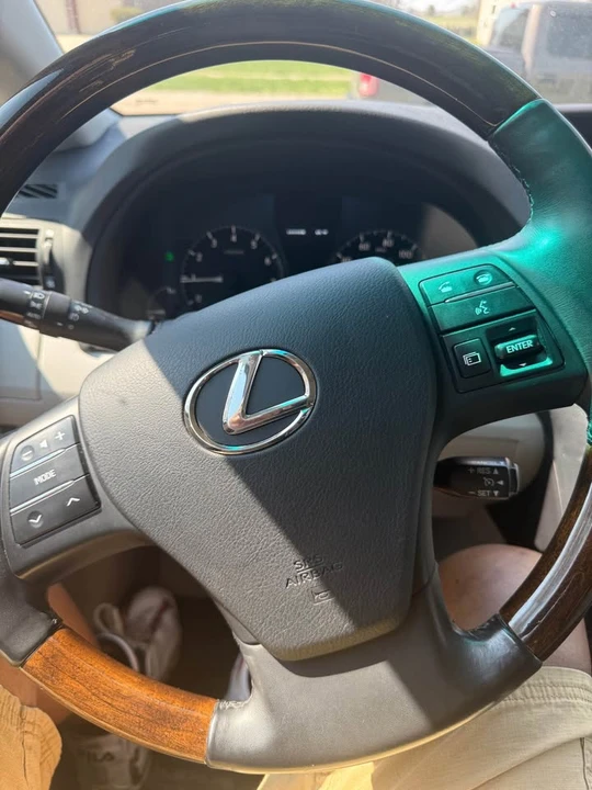 2010 Lexus RX 3rd Gen - Image 18 of 19