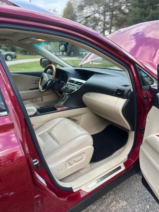 2010 Lexus RX 3rd Gen - Image 9 of 13