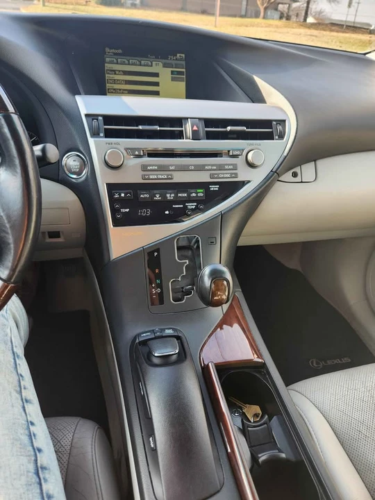 2010 Lexus RX 3rd Gen - Image 9 of 11