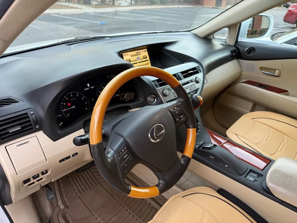 2010 Lexus RX 3rd Gen - Image 7 of 8