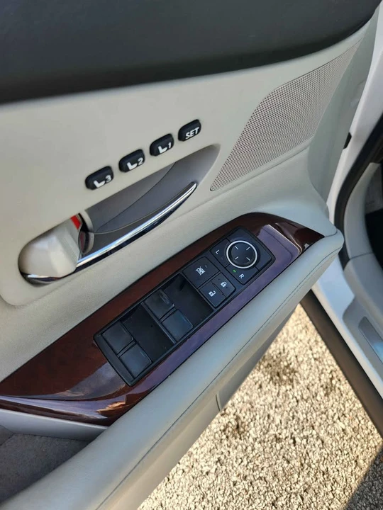 2010 Lexus RX 3rd Gen - Image 10 of 11
