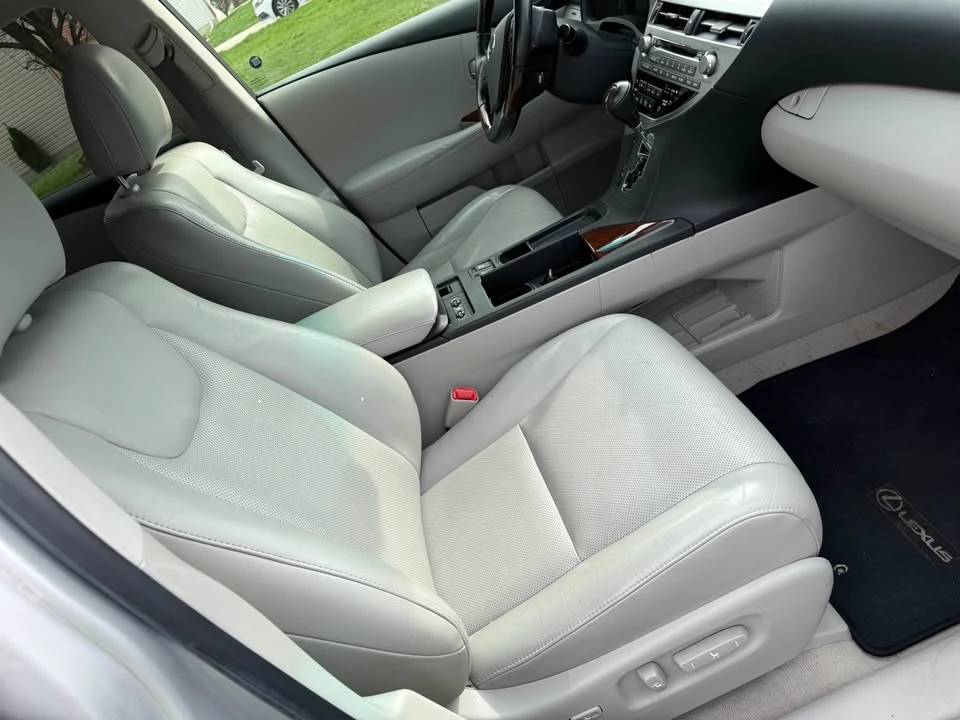 2010 Lexus RX 3rd Gen - Image 12 of 19