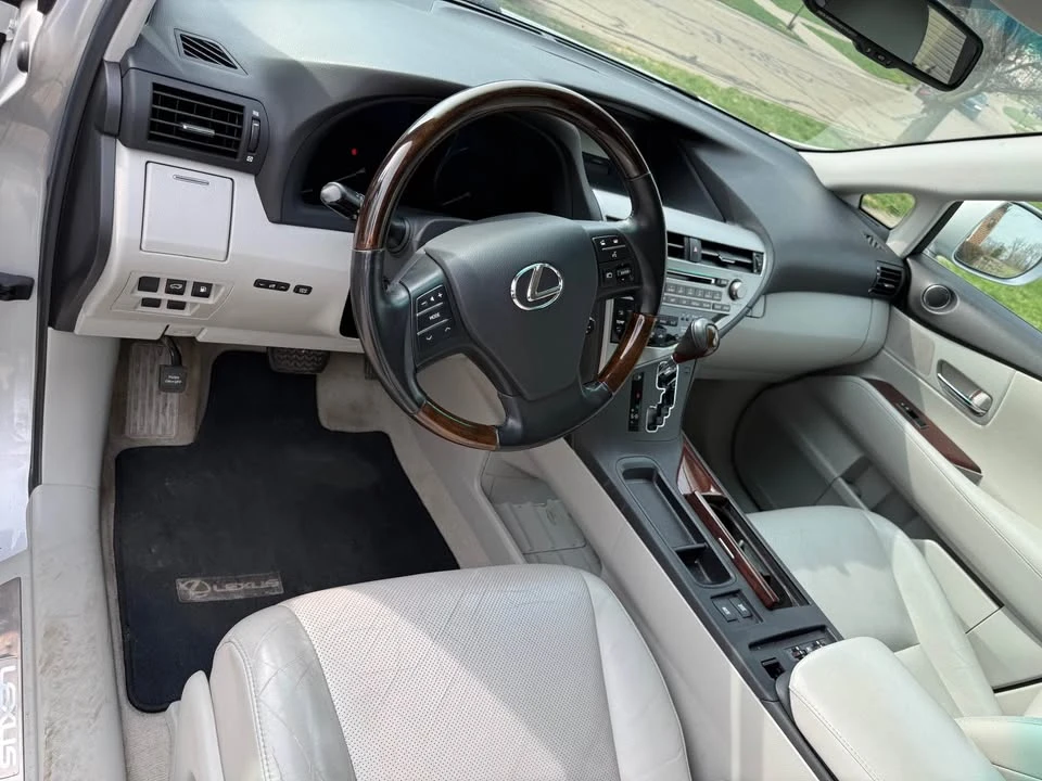 2010 Lexus RX 3rd Gen - Image 11 of 19