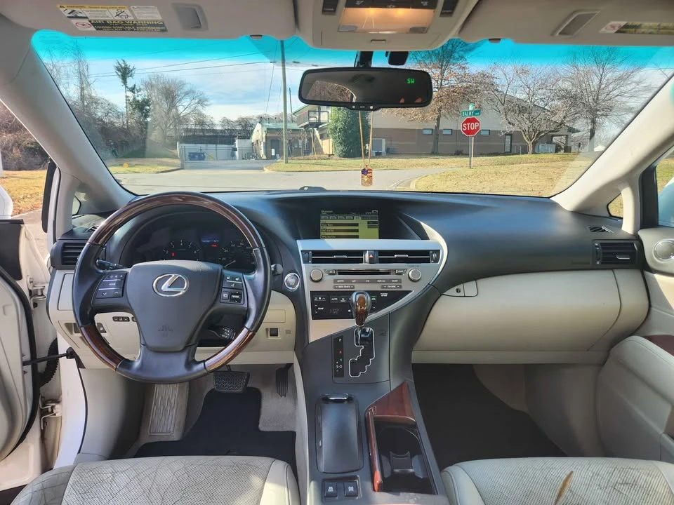 2010 Lexus RX 3rd Gen - Image 7 of 11