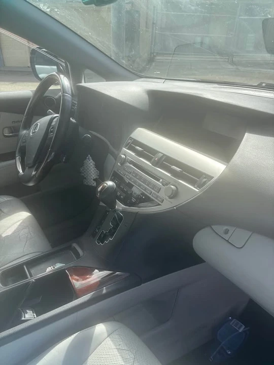 2010 Lexus RX 3rd Gen - Image 7 of 12